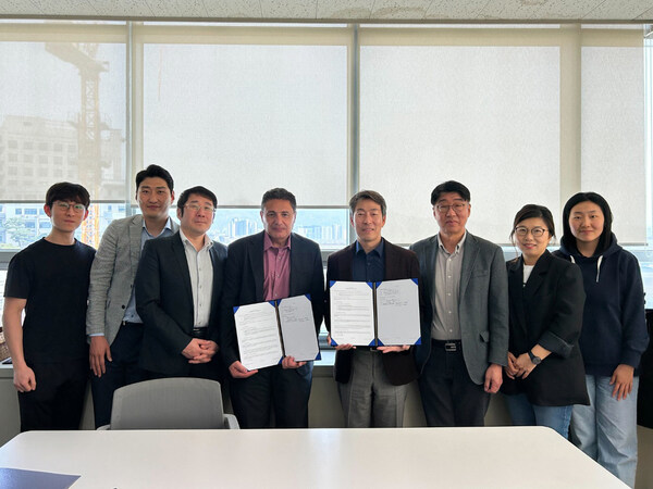 MOU_with_Hanyang_Univ.jpg