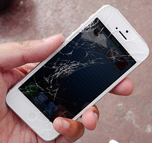 cracked_iphone.jpg
