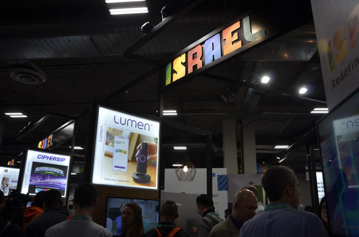 CES-ShowFloor-32.jpg