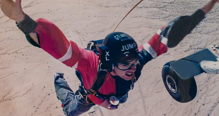 Chris_Young_skydiver-700.jpg