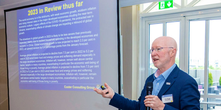 Alun_presenting_710.jpg